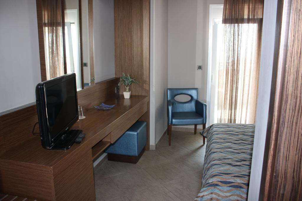 Nea Kallikrateia Hotel Cariatis מראה חיצוני תמונה