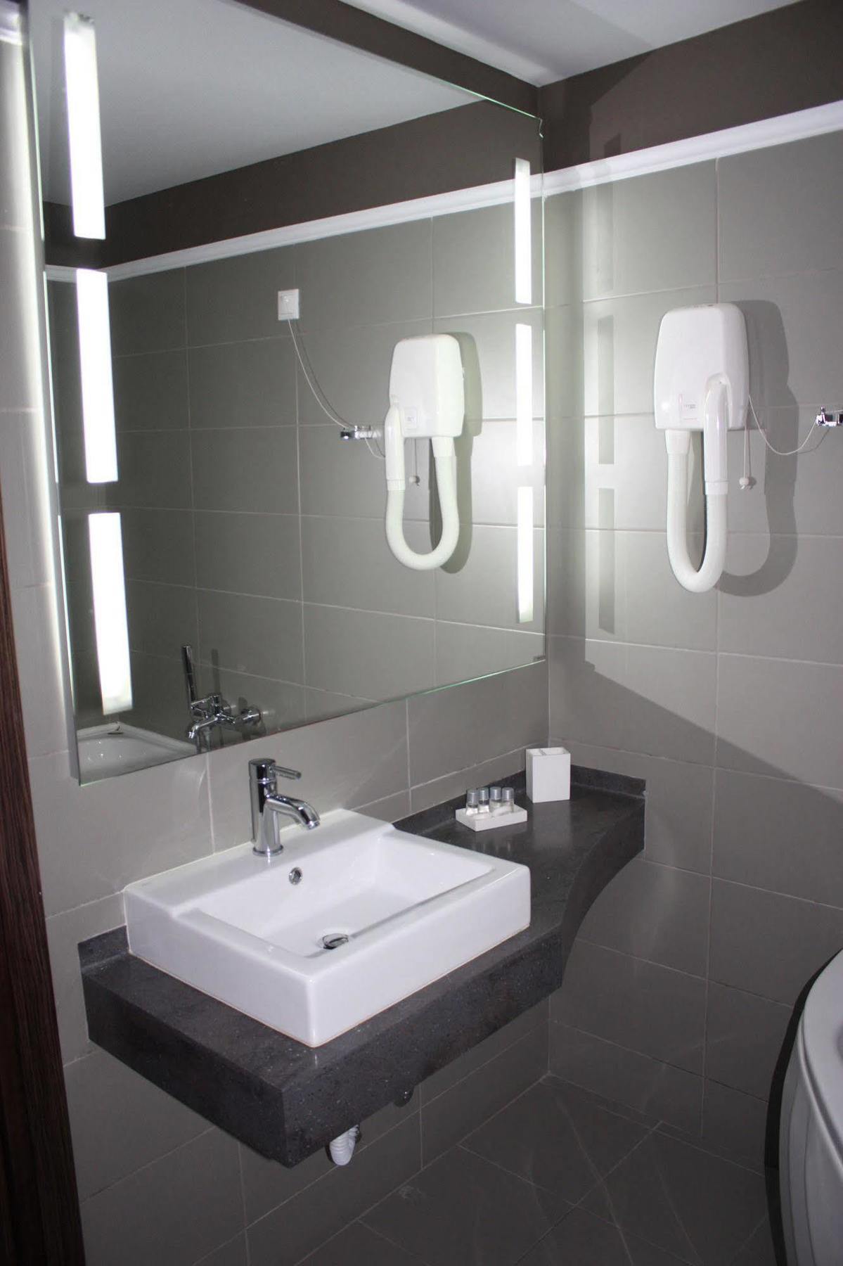 Nea Kallikrateia Hotel Cariatis מראה חיצוני תמונה