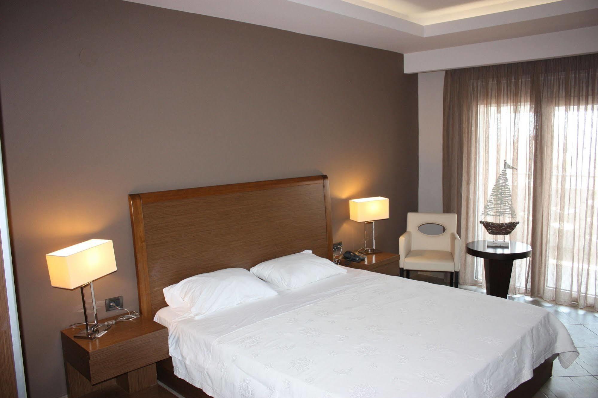 Nea Kallikrateia Hotel Cariatis מראה חיצוני תמונה