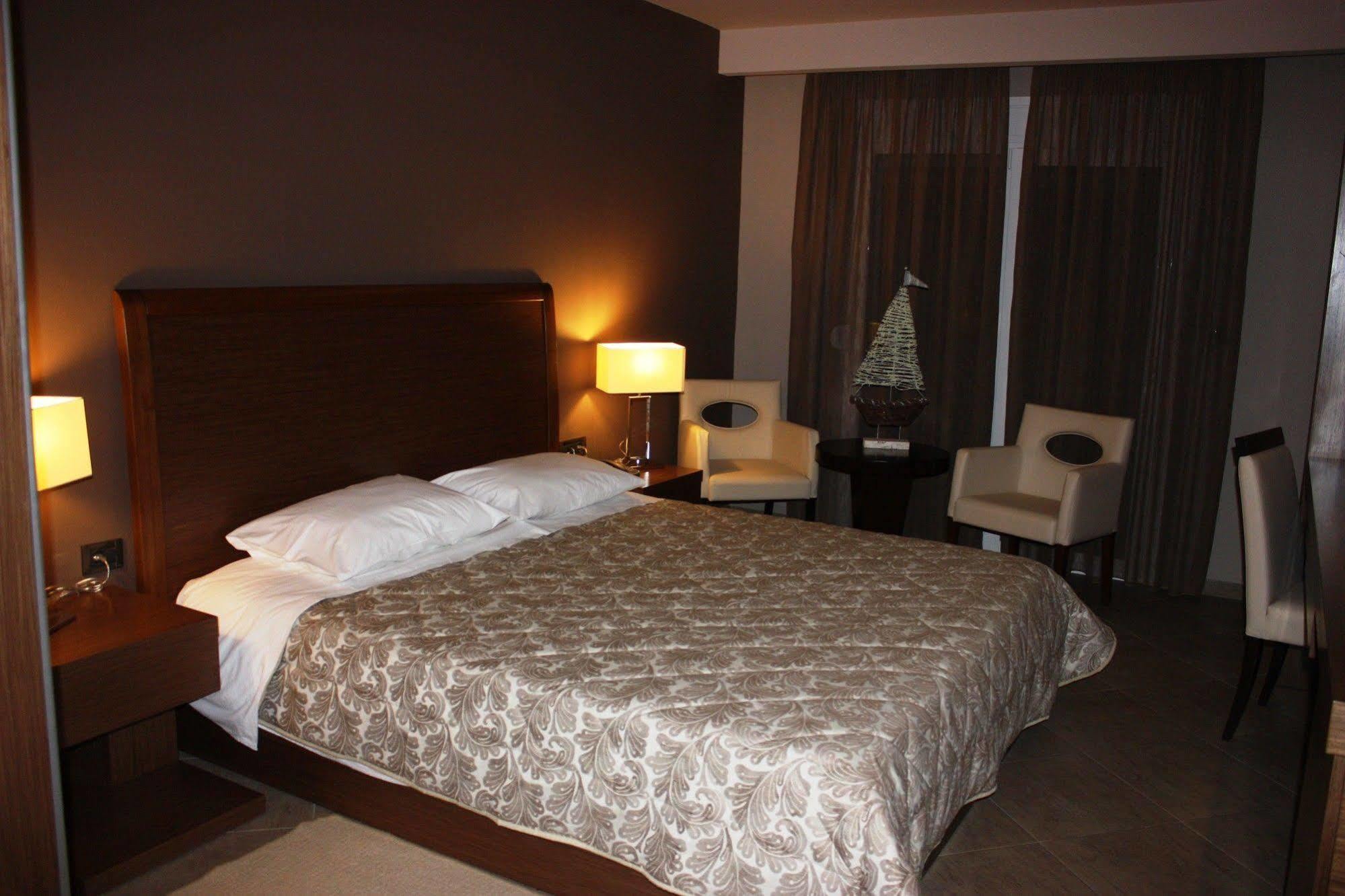 Nea Kallikrateia Hotel Cariatis מראה חיצוני תמונה